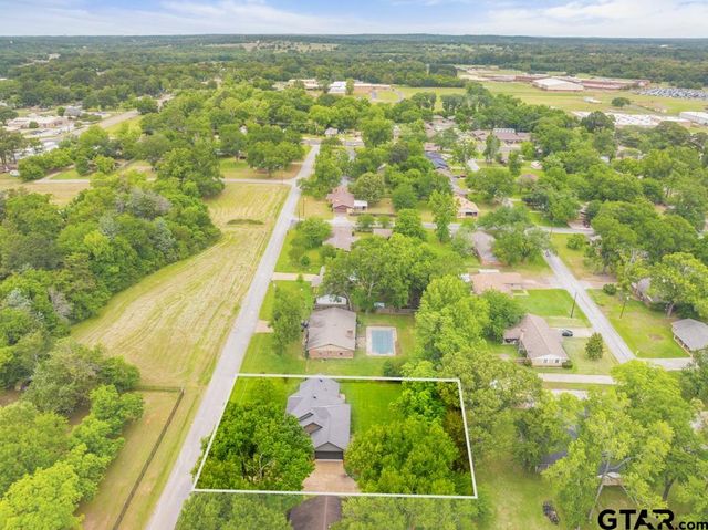 207 Senter Ave, Whitehouse, TX 75791