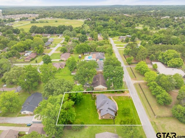 207 Senter Ave, Whitehouse, TX 75791
