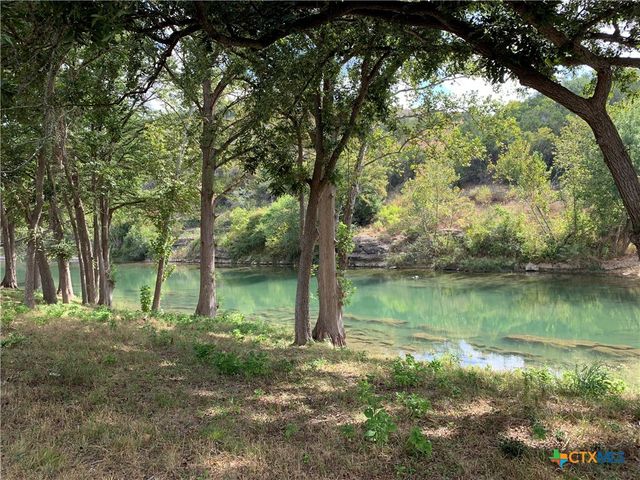 831 Wade Road, New Braunfels, TX 78132