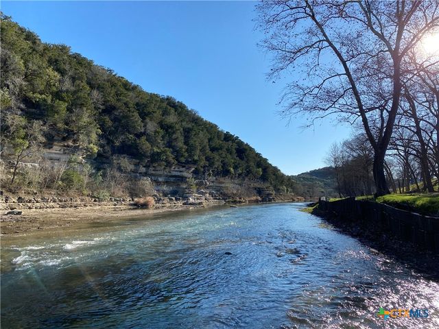 831 Wade Road, New Braunfels, TX 78132