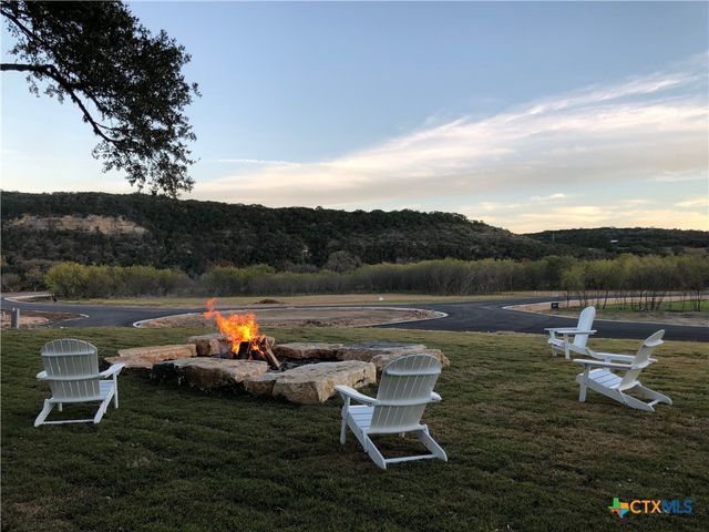 831 Wade Road, New Braunfels, TX 78132