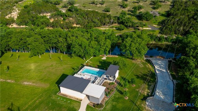 831 Wade Road, New Braunfels, TX 78132