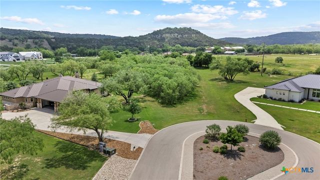 831 Wade Road, New Braunfels, TX 78132