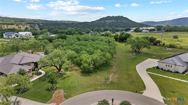 831 Wade Road, New Braunfels, TX 78132