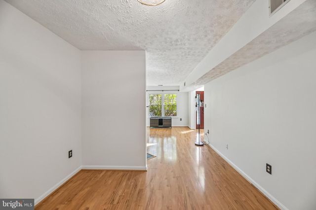 6101-B HOSKINS HOLLOW CIR, Centreville, VA 20121
