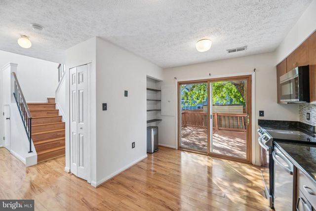 6101-B HOSKINS HOLLOW CIR, Centreville, VA 20121