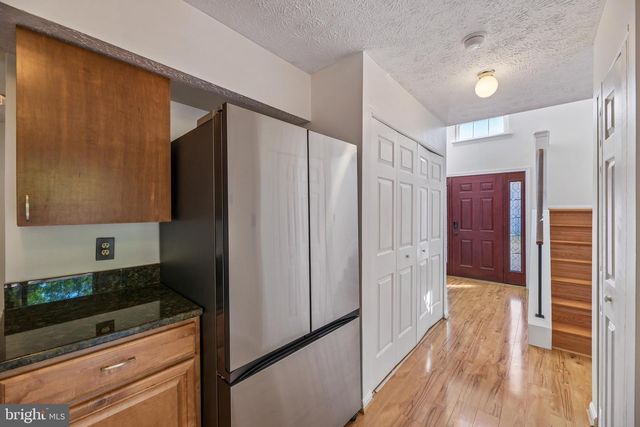 6101-B HOSKINS HOLLOW CIR, Centreville, VA 20121