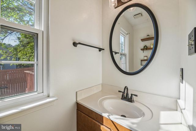 6101-B HOSKINS HOLLOW CIR, Centreville, VA 20121
