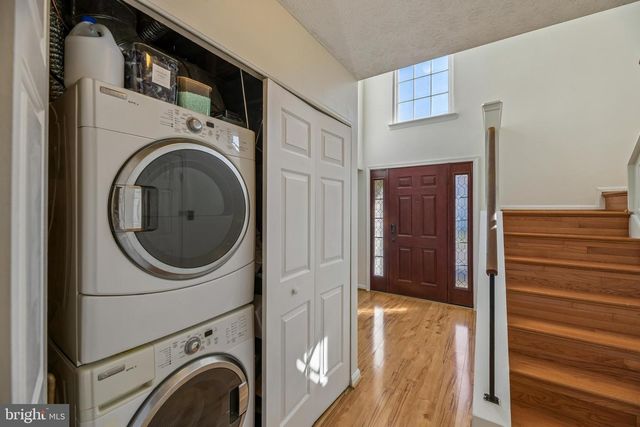 6101-B HOSKINS HOLLOW CIR, Centreville, VA 20121