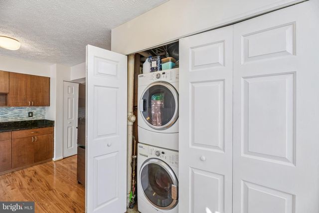 6101-B HOSKINS HOLLOW CIR, Centreville, VA 20121