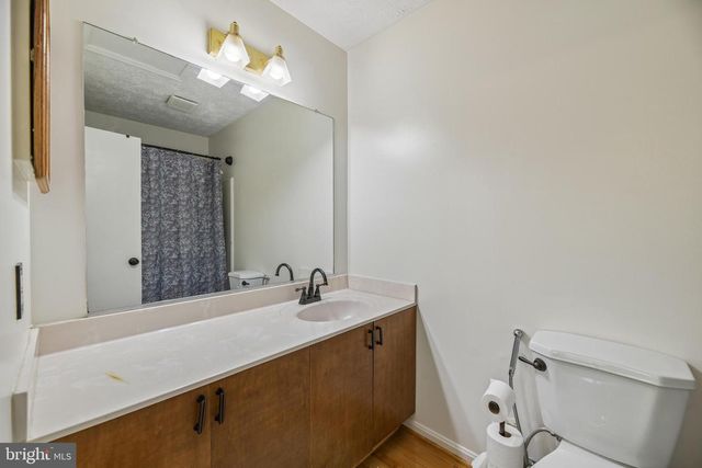 6101-B HOSKINS HOLLOW CIR, Centreville, VA 20121