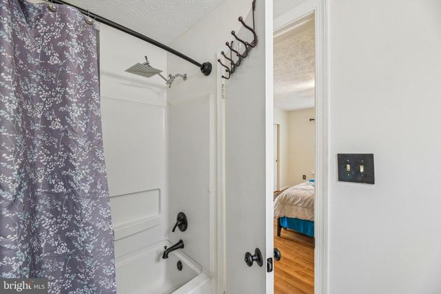 6101-B HOSKINS HOLLOW CIR, Centreville, VA 20121