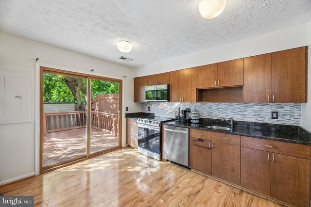 6101-B HOSKINS HOLLOW CIR, Centreville, VA 20121