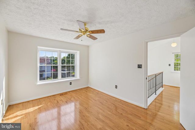 6101-B HOSKINS HOLLOW CIR, Centreville, VA 20121