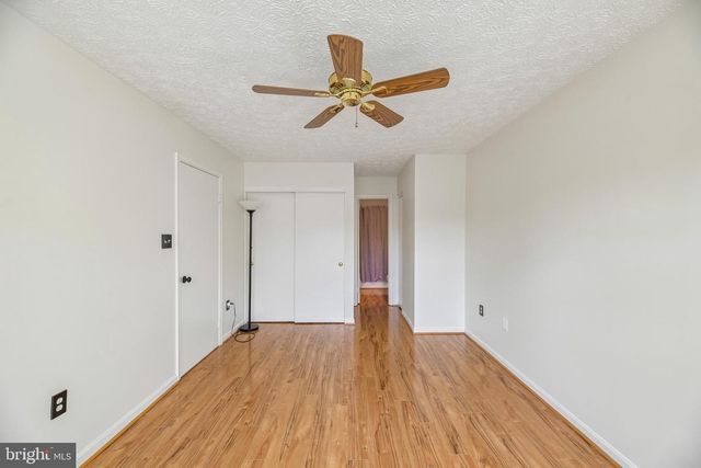 6101-B HOSKINS HOLLOW CIR, Centreville, VA 20121