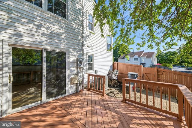 6101-B HOSKINS HOLLOW CIR, Centreville, VA 20121