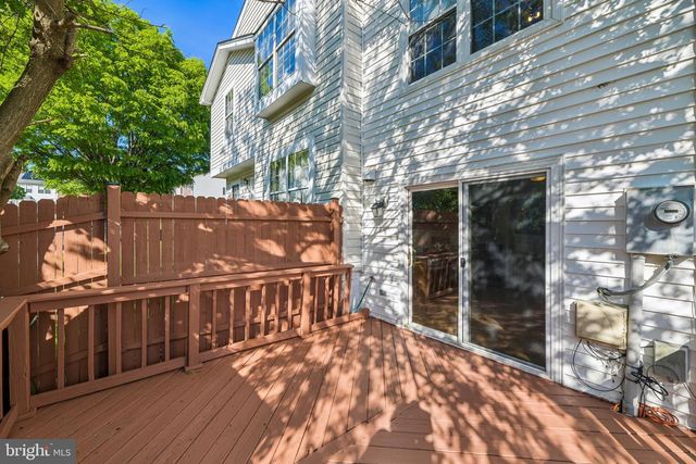 6101-B HOSKINS HOLLOW CIR, Centreville, VA 20121
