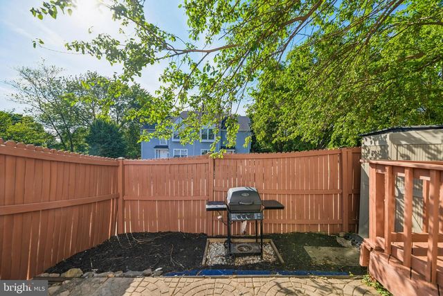 6101-B HOSKINS HOLLOW CIR, Centreville, VA 20121