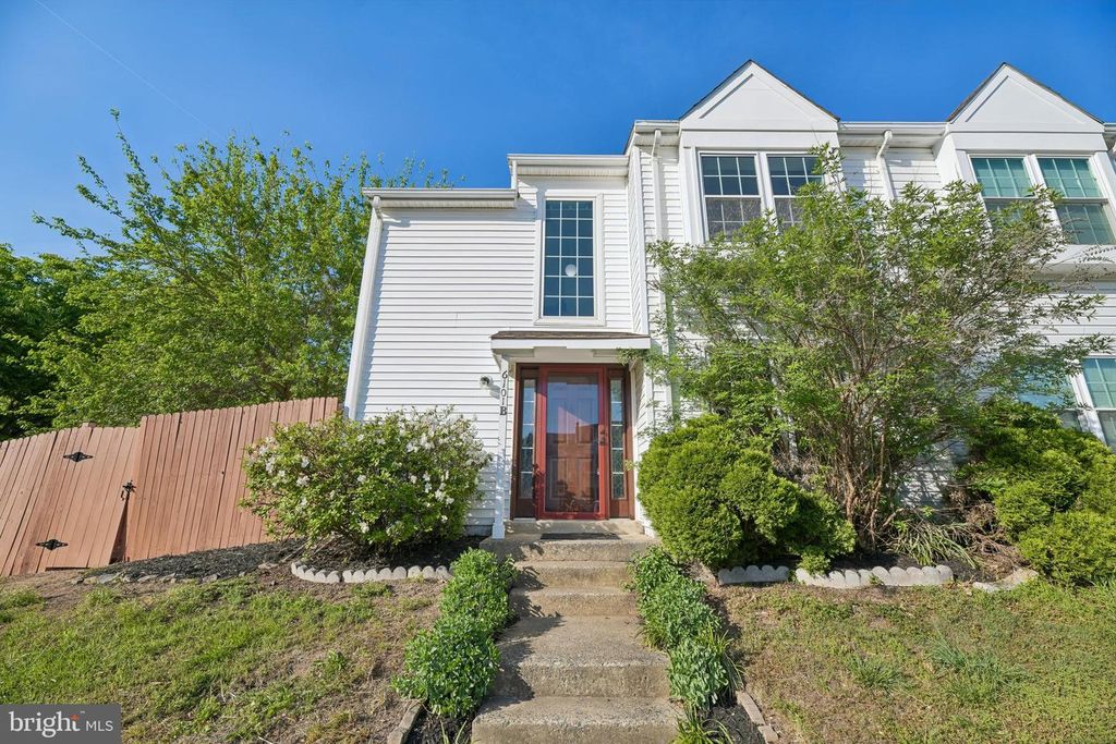 6101-B HOSKINS HOLLOW CIR, Centreville, VA 20121