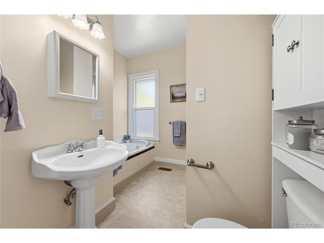 5937 S Hill St, Littleton, CO 80120