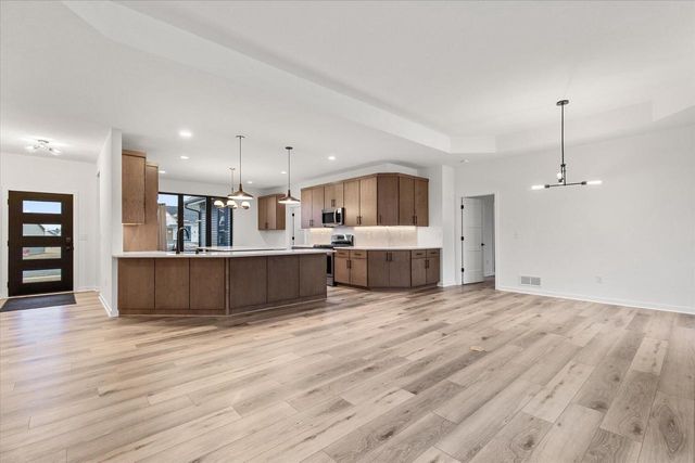 394 W Sparrow WAY, Grafton, WI 53024