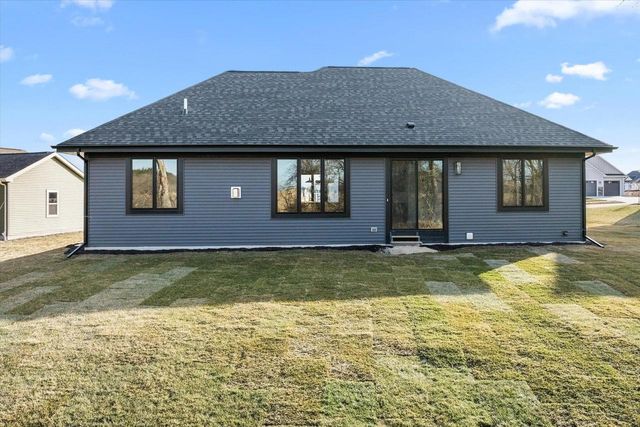 394 W Sparrow WAY, Grafton, WI 53024