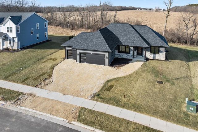 394 W Sparrow WAY, Grafton, WI 53024