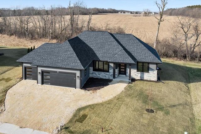 394 W Sparrow WAY, Grafton, WI 53024