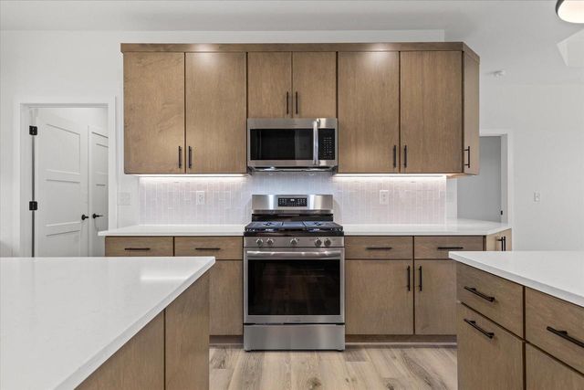 394 W Sparrow WAY, Grafton, WI 53024