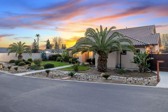 2433 Diamante Drive, Tulare, CA 93274