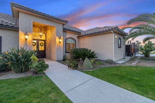 2433 Diamante Drive, Tulare, CA 93274