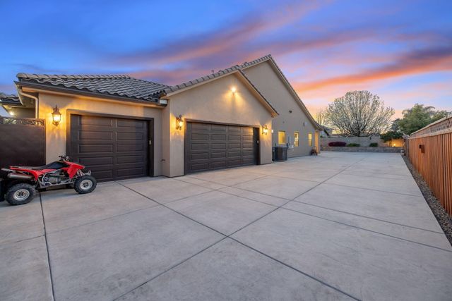 2433 Diamante Drive, Tulare, CA 93274