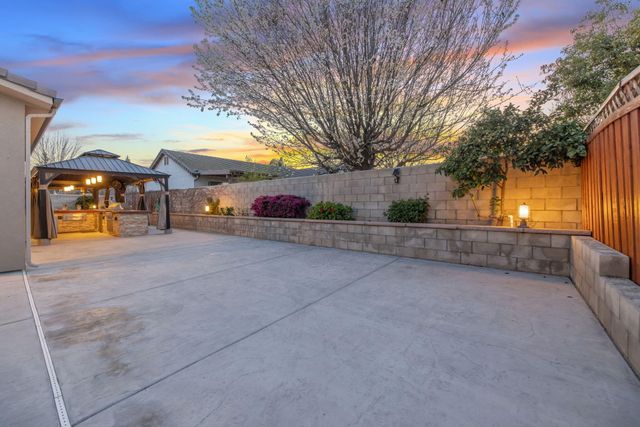 2433 Diamante Drive, Tulare, CA 93274