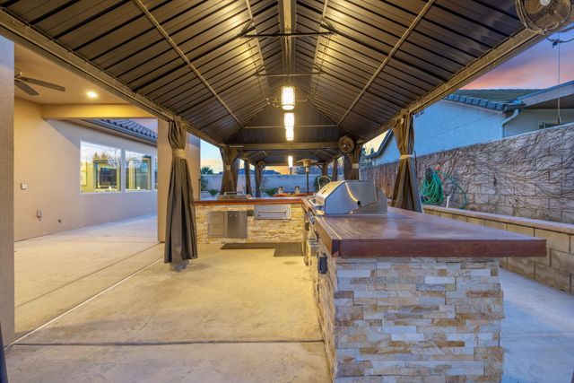 2433 Diamante Drive, Tulare, CA 93274