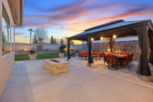 2433 Diamante Drive, Tulare, CA 93274