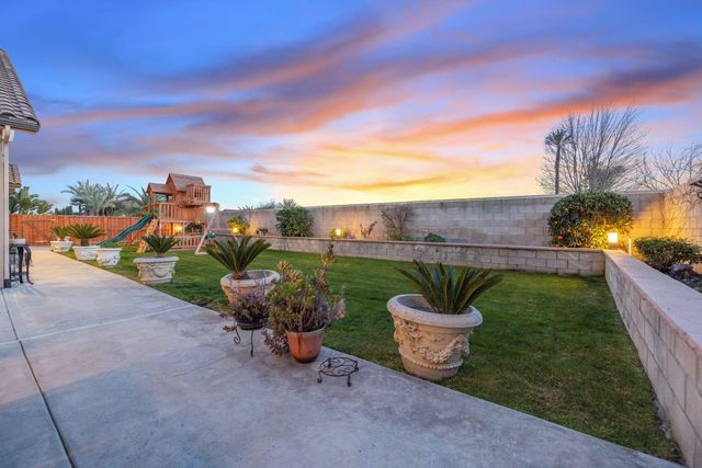 2433 Diamante Drive, Tulare, CA 93274