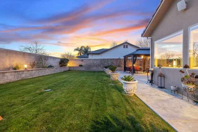 2433 Diamante Drive, Tulare, CA 93274