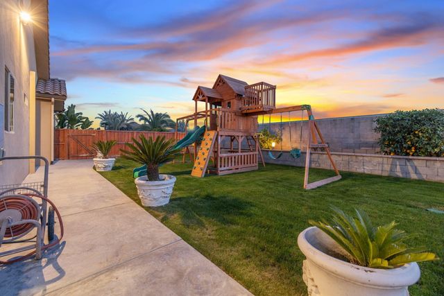 2433 Diamante Drive, Tulare, CA 93274