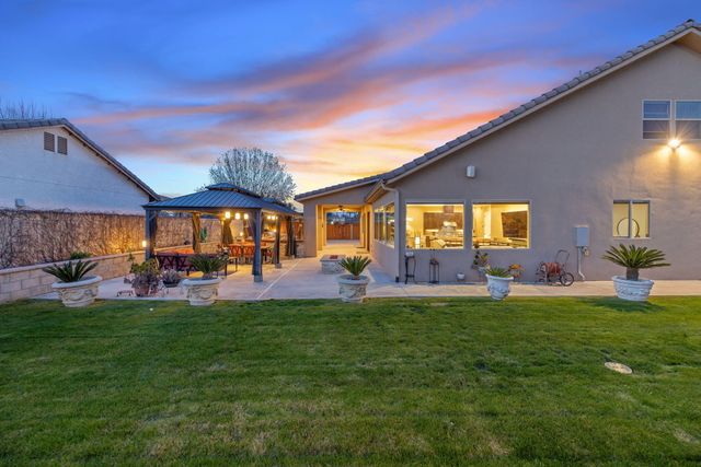 2433 Diamante Drive, Tulare, CA 93274