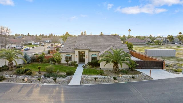 2433 Diamante Drive, Tulare, CA 93274