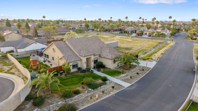 2433 Diamante Drive, Tulare, CA 93274