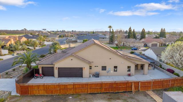 2433 Diamante Drive, Tulare, CA 93274