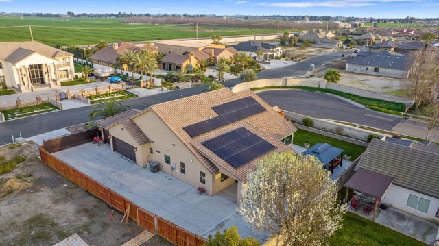 2433 Diamante Drive, Tulare, CA 93274
