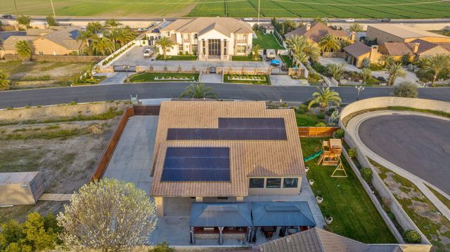 2433 Diamante Drive, Tulare, CA 93274