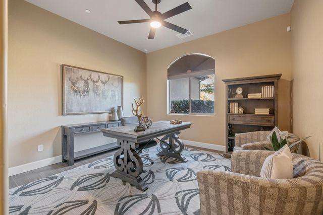 2433 Diamante Drive, Tulare, CA 93274