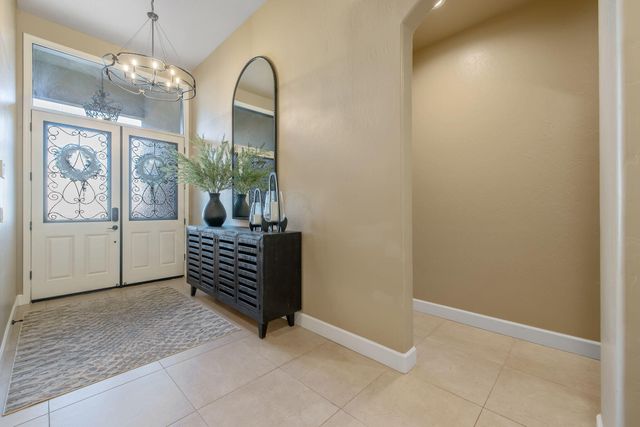 2433 Diamante Drive, Tulare, CA 93274