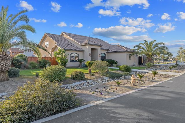 2433 Diamante Drive, Tulare, CA 93274