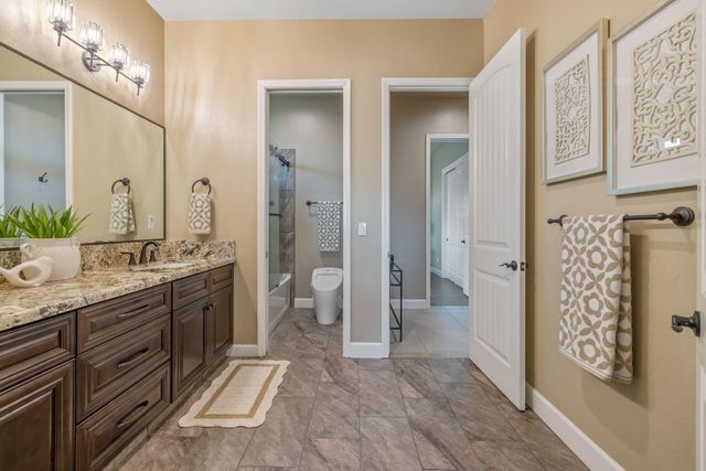 2433 Diamante Drive, Tulare, CA 93274