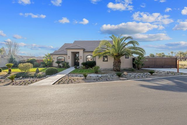 2433 Diamante Drive, Tulare, CA 93274