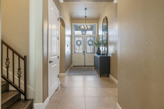 2433 Diamante Drive, Tulare, CA 93274